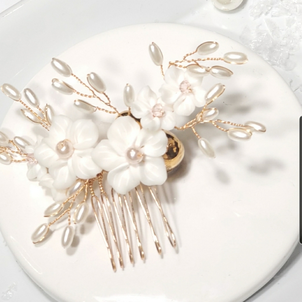Bridal Floral hair comb with floral hair pins